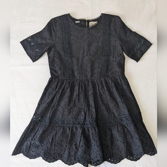 Sunday Mi Amore Eyelet Lace Boho Cotton crochet Dress - Picture 5 of 11